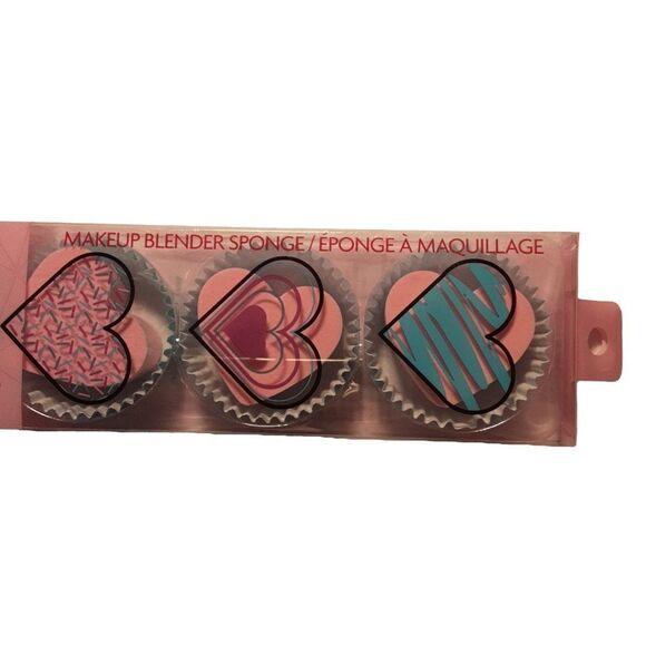 FOURSQUARE Makeup Blending Sponges Look Like Valentine's Candy Set of 3 - Picture 2 of 6